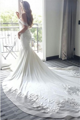 Delicate Lace-Appliques Mermaid Off-the-shoulder Train Wedding Dress_3