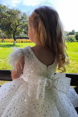 Charming V-Neck Flower Girls Sleeveless Sequined White Dresses_3